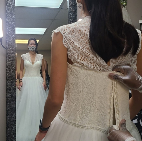 Brand new wedding dress made in Ukraine (NWT) - Picture 8 of 8